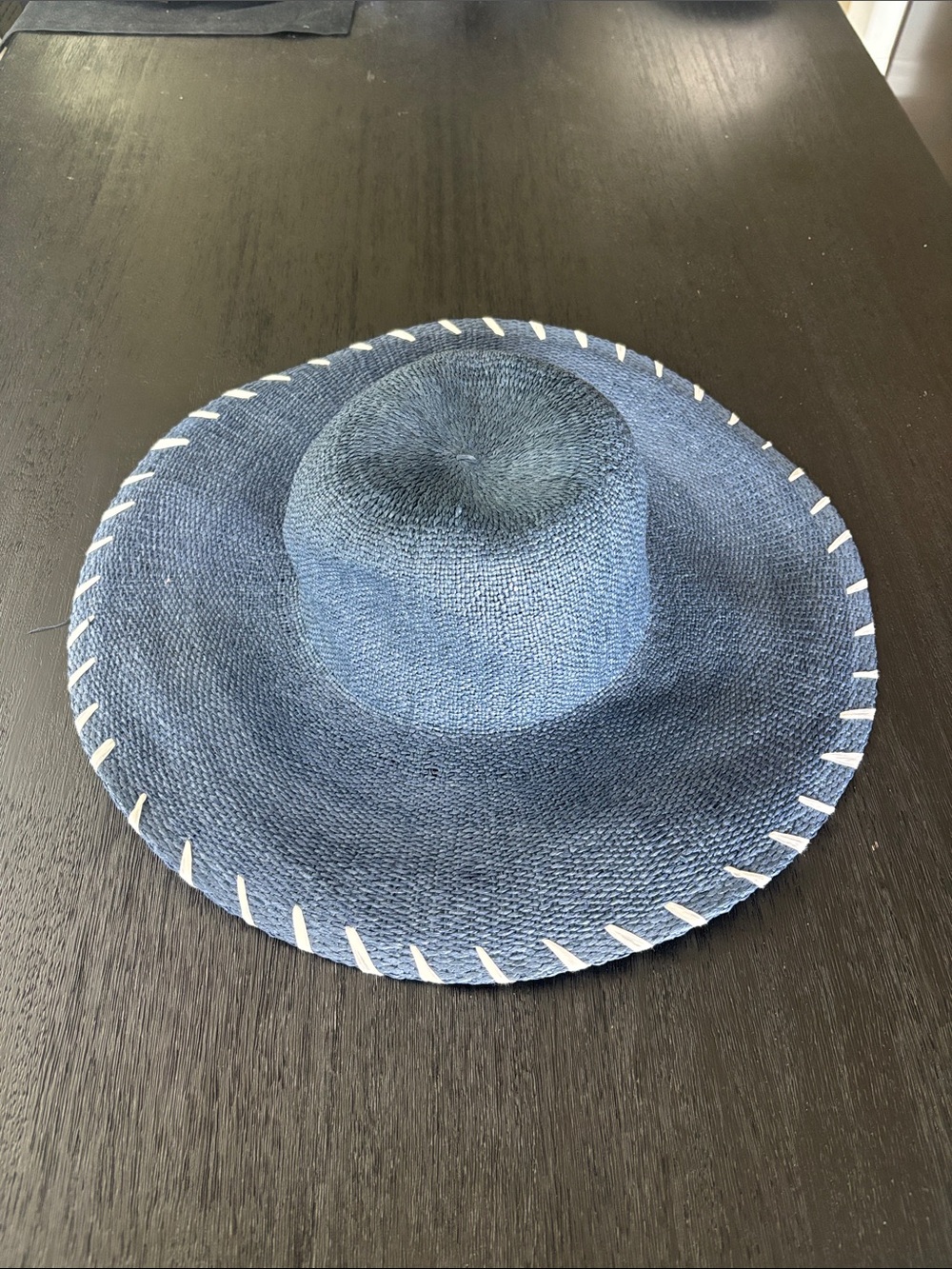 Vineyard Vines Navy Straw Sun Hat with white stitching